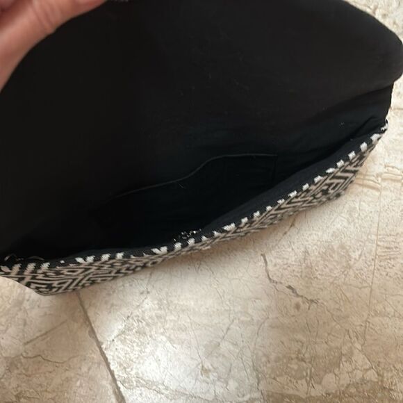 Vici collection Twilight handmade beaded crossbody clutch, brand new with tags - Picture 4 of 6